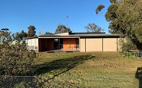 Torrumbarry Motel